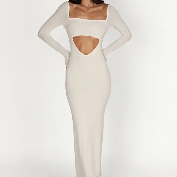 Meshki ASHLEIGH Cut Out Bandeau Maxi Dress - Cream - Picture 2 of 6